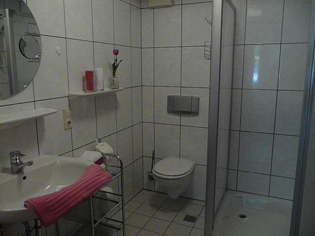 Hotel "Woiler Hof" Garni Eslohe Quarto foto